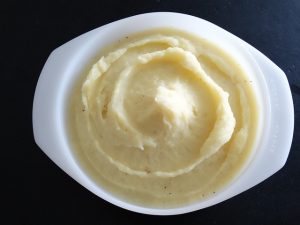 Mashed potatoes in dish