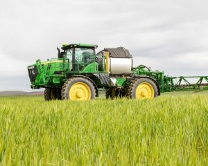 John Deere R4045 Sprayer