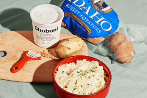 Pair offers new Thanksgiving-friendly recipe featuring mashed Idaho potatoes and Chobani Greek yogurt.